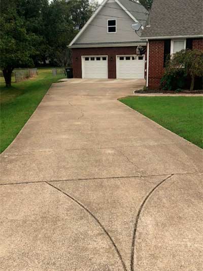 Concrete-Driveway-Cleaning-before5